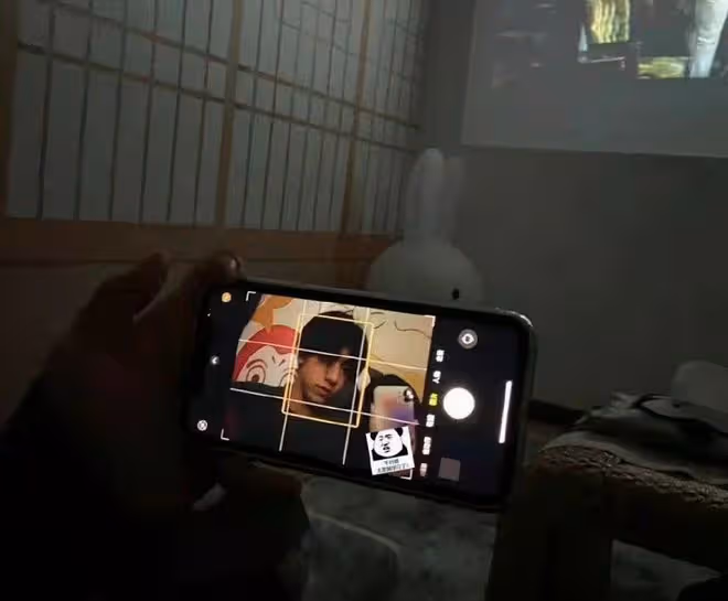 剛出道就塌房!哇唧唧哇男星與異性曝親密照,被指玩的花女友多