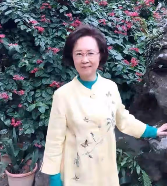 看了84歲瓊瑤阿姨的樣子,才發現女人端莊優雅,比時髦扮嫩更迷人,網友:耄耋之年依舊優雅