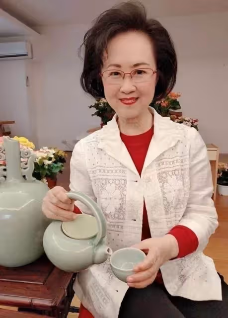 看了84歲瓊瑤阿姨的樣子,才發現女人端莊優雅,比時髦扮嫩更迷人,網友:耄耋之年依舊優雅