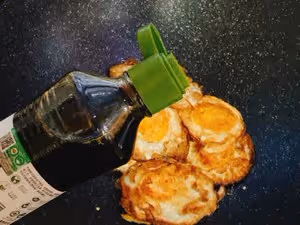 美味巨下飯的家常小炒～辣椒炒荷包蛋！