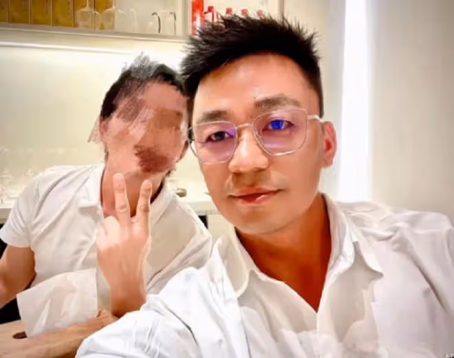 40歲王寶強為古天樂電影捧場,手戴6位數名表,渾身散發精英氣質