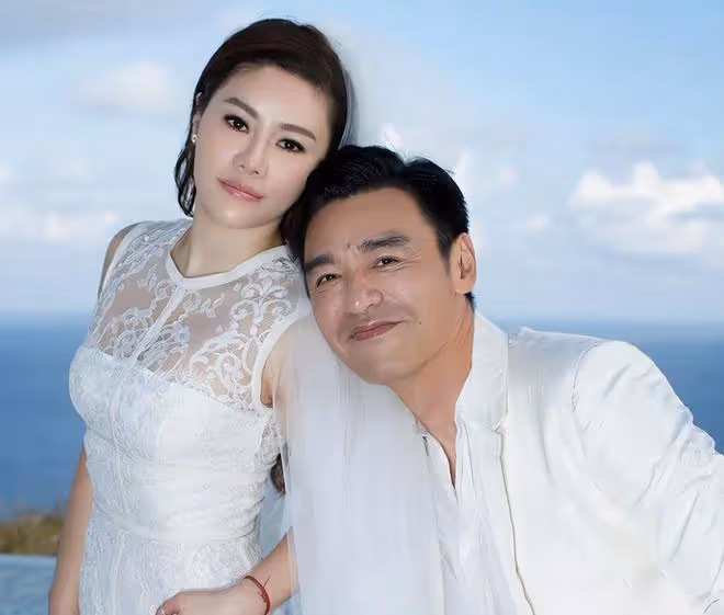 章小蕙兒子與女友秀恩愛!減肥成功帥氣十足,女方長相清純脫俗