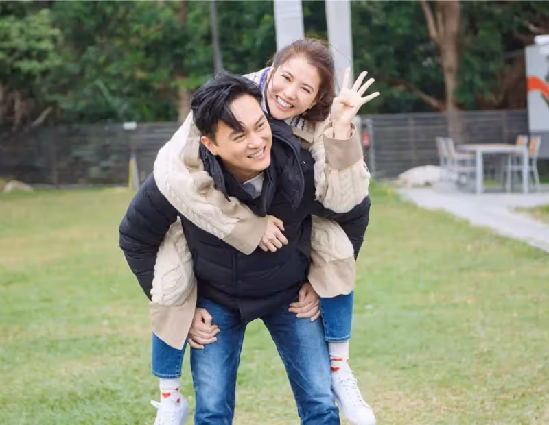 一直租房住,結婚18年終買房!張智霖袁詠儀9000多萬豪宅意外曝光,比章子怡家還大!