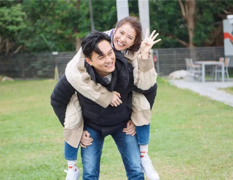 一直租房住，結婚18年終買房！張智霖袁詠儀9000多萬豪宅意外曝光，比章子怡家還大！