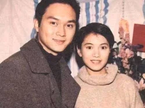 一直租房住,結婚18年終買房!張智霖袁詠儀9000多萬豪宅意外曝光,比章子怡家還大!