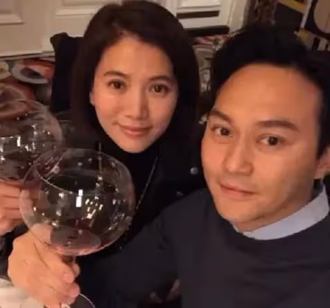 一直租房住,結婚18年終買房!張智霖袁詠儀9000多萬豪宅意外曝光,比章子怡家還大!