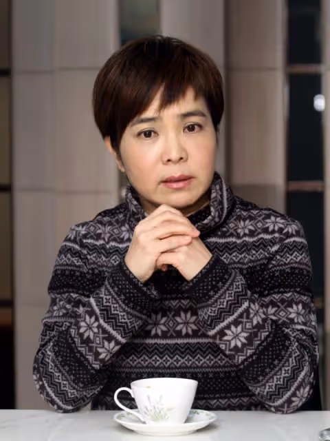 李艷秋憶「亡母失智10年」家中看護1個月換12次 「上有4個哥哥」她義不容辭接過來住:最怕媽媽不認得