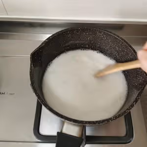 脫皮綠豆做涼粉