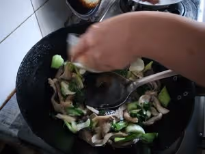 媽媽的味道備忘錄：平菇炒小油菜，快手家常菜