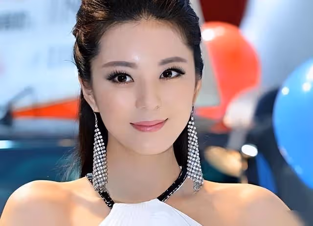 身材被稱為「中國第一黃金分割率」,連超模對她的身材羨慕不已