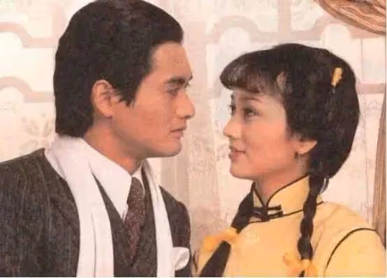 隱藏了33年,周潤發為何不生小孩?趙雅芝道出實情 背後原因有洋蔥
