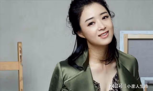 蔣欣：曾被劉濤直言情商低，39歲疑瘦出新高度，網友：鎖骨能撐船