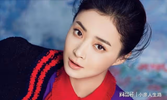 蔣欣：曾被劉濤直言情商低，39歲疑瘦出新高度，網友：鎖骨能撐船