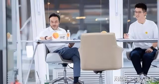 何炅和汪涵出現在《100道光芒》後，實力派組合正在引人關注