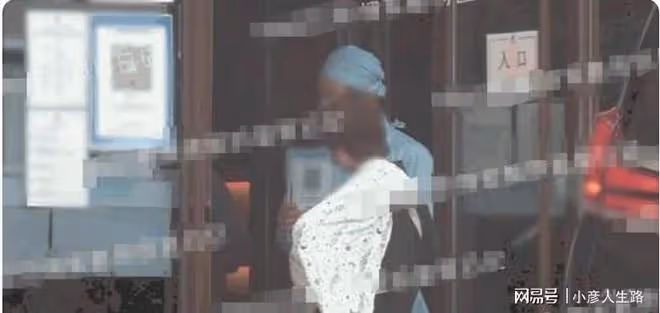 許魏洲帶娃現身引熱議,三月份才領結婚證,網友推測他是奉子成婚