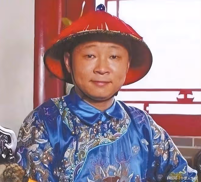 「三德子」炒柴火雞,稱每隻雞都要跑150萬步,688元價格被嘲太貴