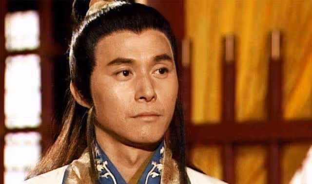 TVB知名戲骨容貌45年無變化!曾被指有外國人血統,鬧出患病烏龍