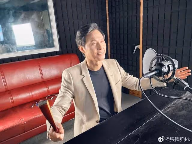 TVB知名戲骨容貌45年無變化!曾被指有外國人血統,鬧出患病烏龍