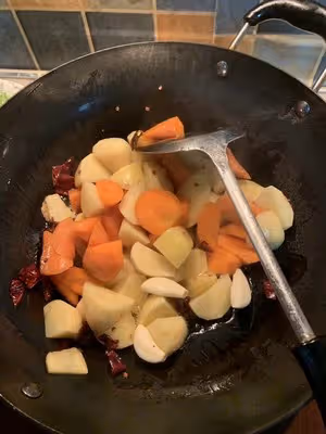 土豆胡蘿蔔燉牛腱子