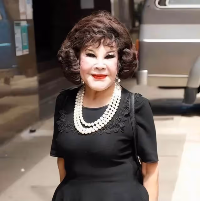 91歲香港知名老戲骨正式移民美國!整容失敗,與丈夫結婚超過40年