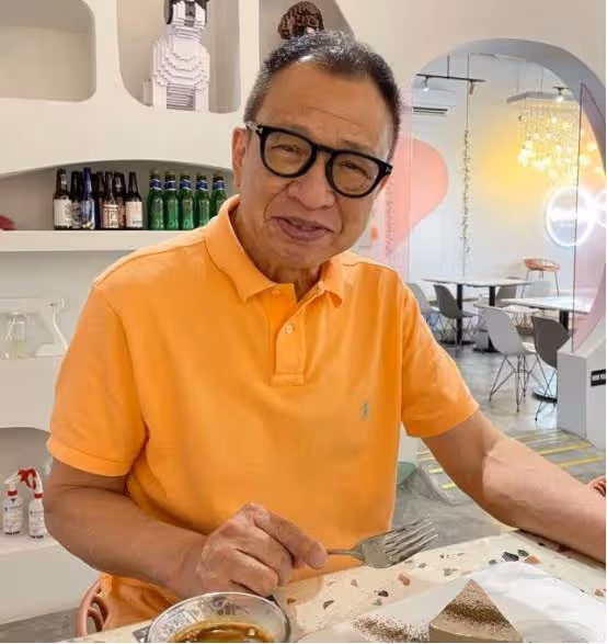 73歲許紹雄太開心!已拿新加坡綠卡,開飯館住豪宅,自稱專業人才