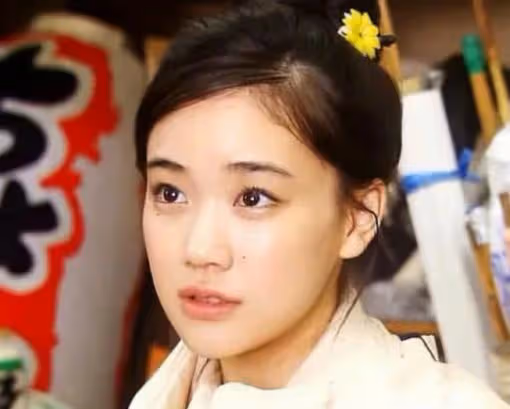 36歲蒼井優產女,女兒會繼承爸爸的喜劇天賦、還是媽媽的演技?
