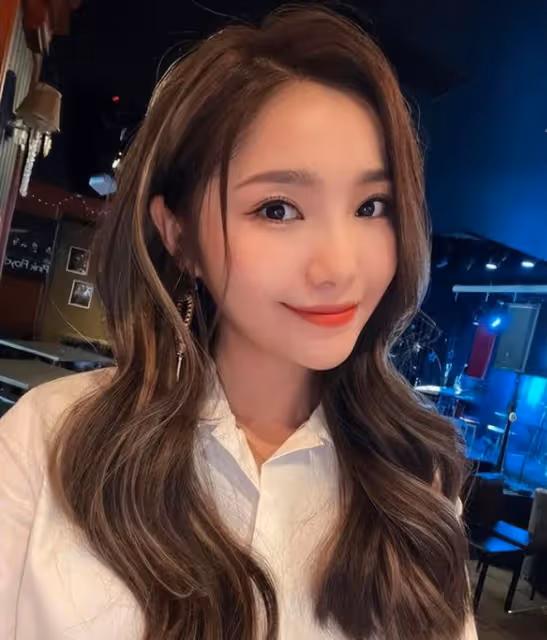 27歲美女主持發生車禍!低頭看導航撞上貨車,多處受傷滲血險毀容