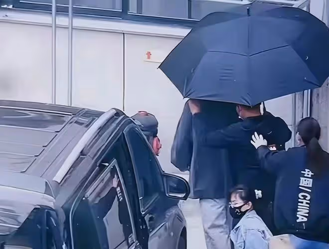 楊紫劉學義疑戀愛!男方喂其吃咬過的蛋糕,曾深夜去女方家未離開