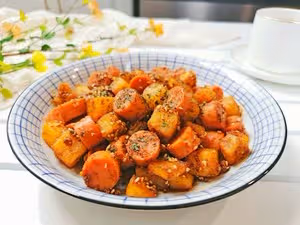 下飯神器香辣火腿腸土豆塊