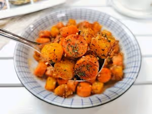 下飯神器香辣火腿腸土豆塊