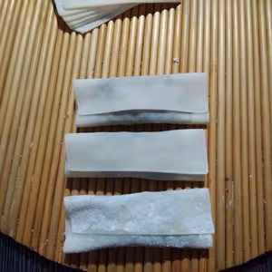 歷史上包法最簡單的鍋貼～沒有之一                           韭菜蝦仁餛飩皮鍋貼