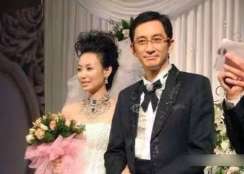 吳啟華前妻因疫情滯留三亞,怒斥酒店不作為,一晚三千多卻態度差