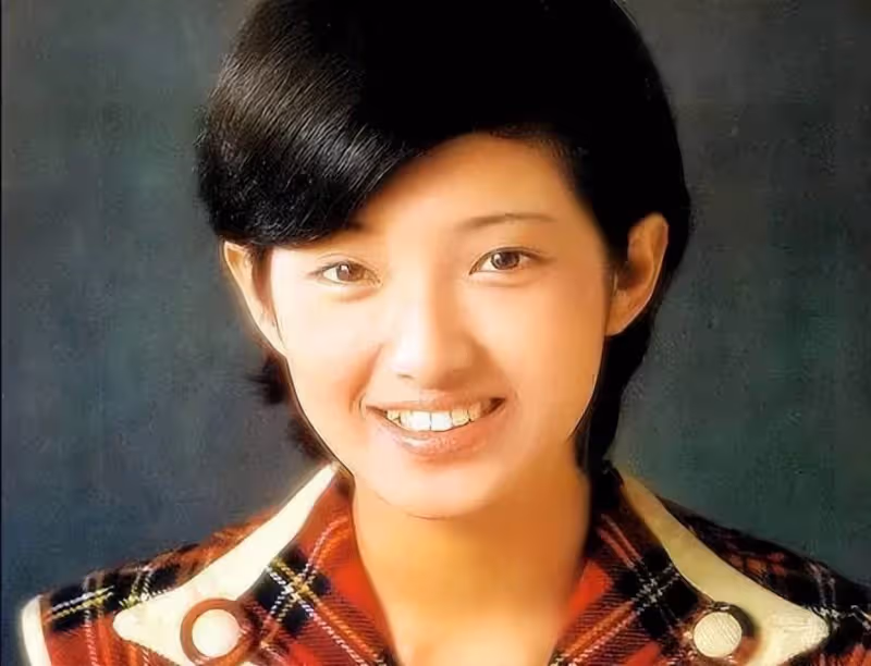 山口百惠:最紅的年紀嫁給三浦友和,隱退40餘年,63歲當奶奶了