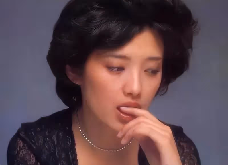 山口百惠:最紅的年紀嫁給三浦友和,隱退40餘年,63歲當奶奶了