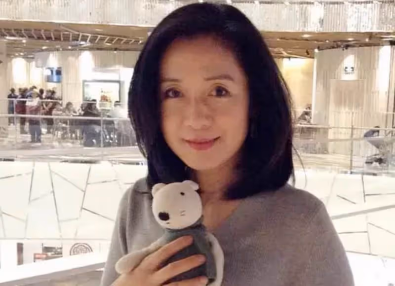 《燃燒吧火鳥》呂秀菱罕露面，58歲氣質優雅風韻猶存，巔峰時退圈銷聲匿跡，今生活平淡幸福：纖手調素琴，曲罷有知音