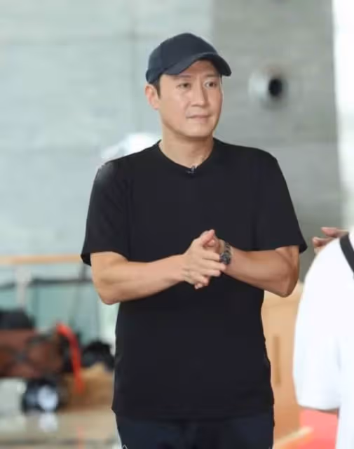 54歲黎明近照曝光!身材「發福」變油膩阿貝,曾是「四大天王」中最帥,今形象大變認不出