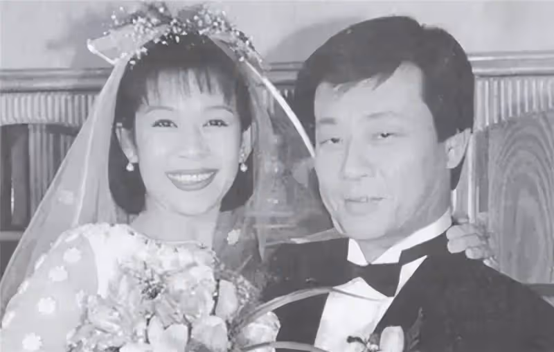 67歲寇世勛,坐擁「雙妻」享齊人之福,他人艷羨不已,花甲年卻吐心聲:來世絕不會再娶2個老婆