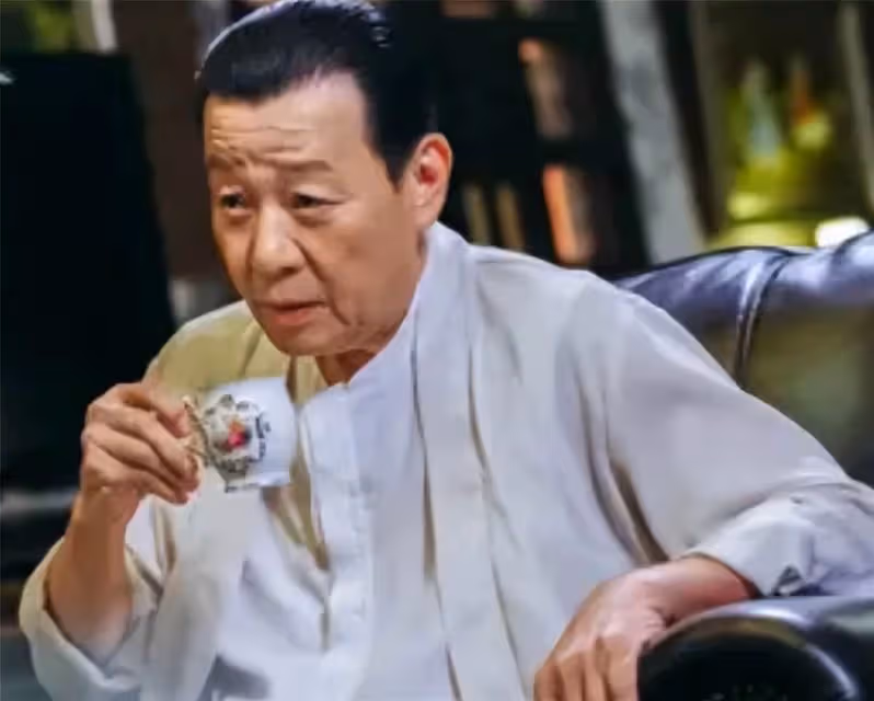 67歲寇世勛,坐擁「雙妻」享齊人之福,他人艷羨不已,花甲年卻吐心聲:來世絕不會再娶2個老婆