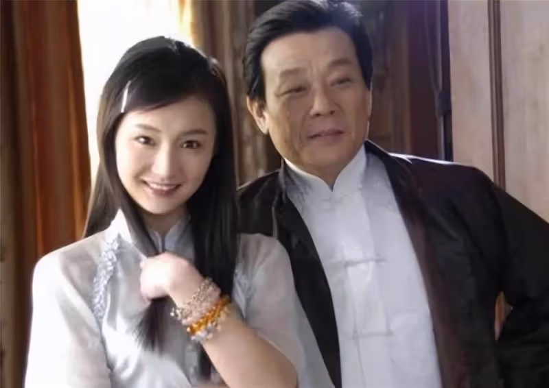 67歲寇世勛,坐擁「雙妻」享齊人之福,他人艷羨不已,花甲年卻吐心聲:來世絕不會再娶2個老婆