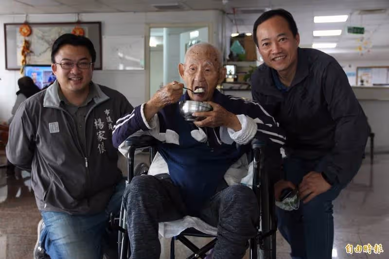 落葉歸根就是家!95歲榮民爺「捐出7百萬透天厝」自住養老院 感念「台灣寶島恩情」造福更多人