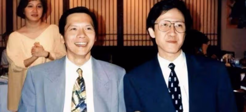 向華強原配丁佩,面對「插足」的陳蘭,不哭不鬧笑著「讓位」成全最體面的「婚外情」42多年後才知:她是真的明智