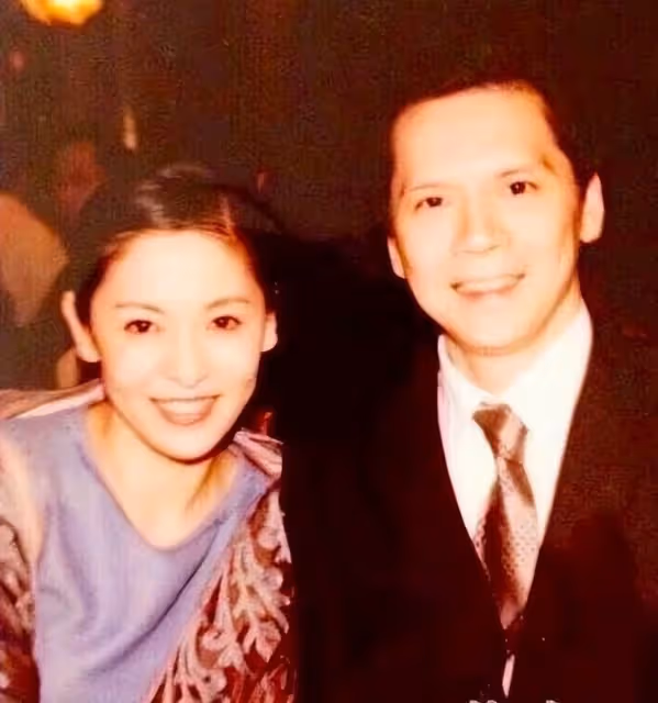 向華強原配丁佩,面對「插足」的陳蘭,不哭不鬧笑著「讓位」成全最體面的「婚外情」42多年後才知:她是真的明智