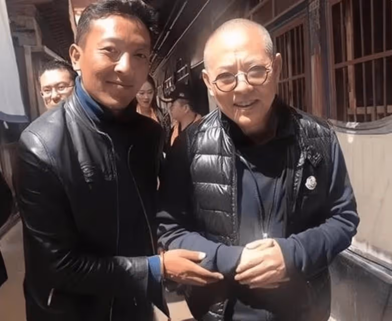 59歲李連杰攜女度假狀態回歸!漂亮女兒就讀哈佛