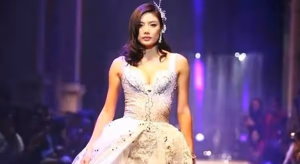 28歲嫁給黎明,4年揮霍數億!38歲體態發福,二婚改嫁豪門