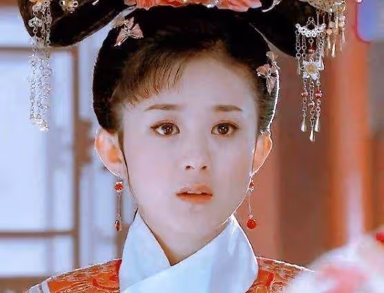 曾是趙麗穎的替身,逆襲之後部部演女主,結果就是捧不火
