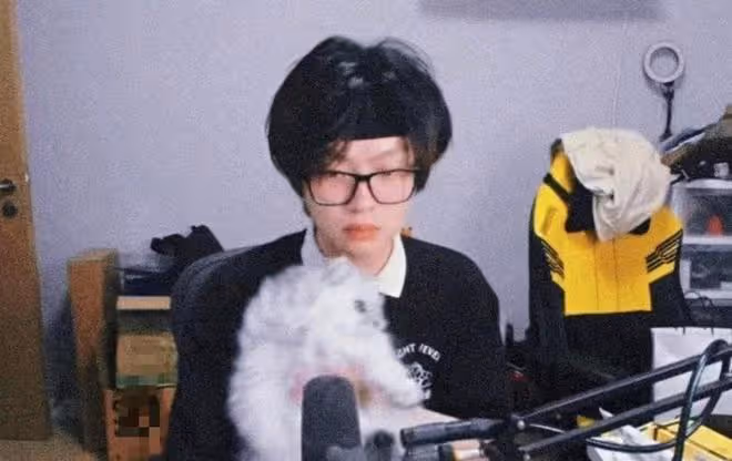 25歲網紅患甲狀腺癌!癌細胞恐向淋巴擴散,經常熬夜每天心情不好