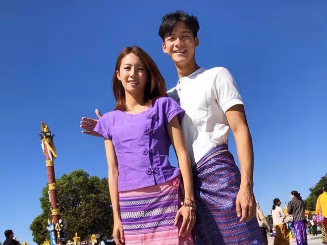 蔡思貝被曝與32歲男星復合!相約看戲當眾為男方按摩,表現太親密