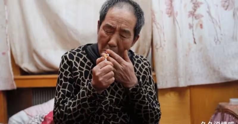 72歲大爺：生活還能自理，寧可吃快餐，也不去兒子家住被他啃老