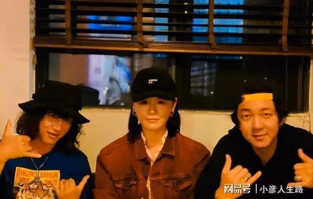 馬思純張哲軒官宣戀情，肖戰回應單身，才一天，娛樂圈又熱鬧起來