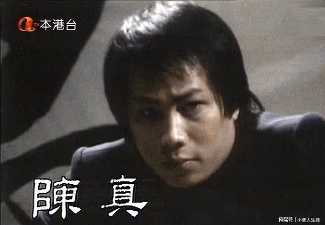 74歲梁小龍擺酒慶生,拉條幅支持祖國,台灣是中國的,誰也不能動